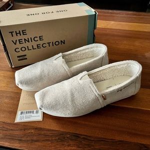 NEW Oatmeal Melange Day Dreamer Heavy Felt With Faux Shearling Toms Size 7